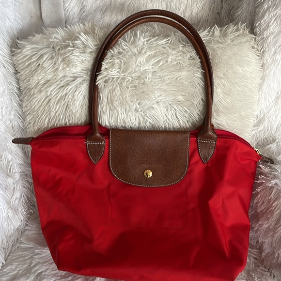 Red Handbag - Picture 10 of 14